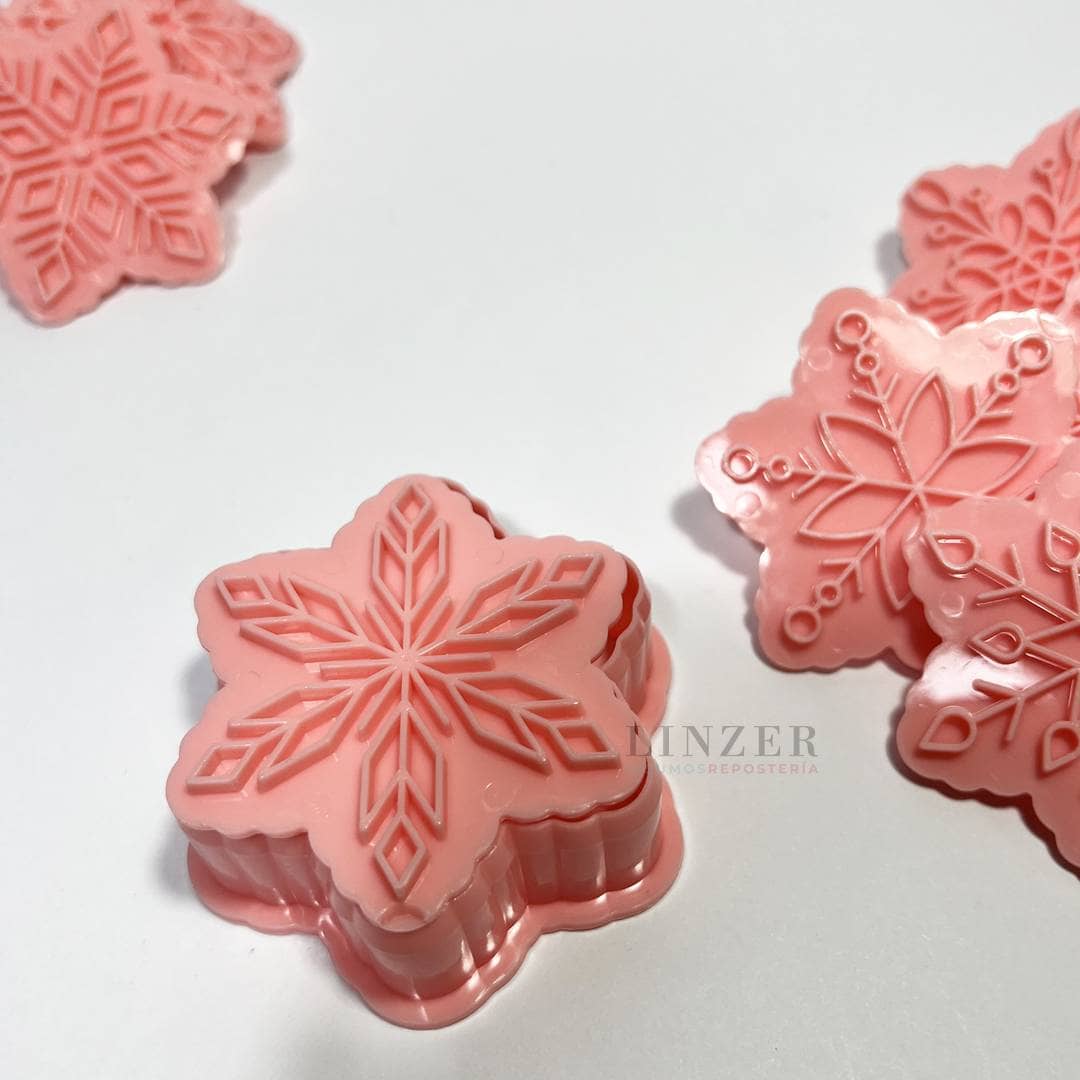 Set 10 piezas: 1 Cortador + 9 sellos copos de nieve navideños - Linzer insumos reposteria
